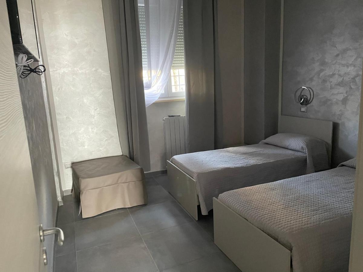 Orchidea Apartment ชิวิตาเวกเกีย ภายนอก รูปภาพ